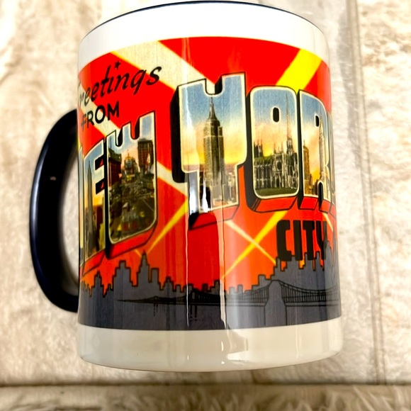 NWT Set Of Two Coffee Mugs From NYC - Picture 6 of 11